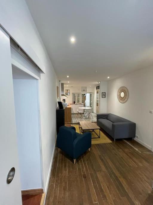 Appartement Cosy A Deux Pas De La Gare Laval  Kültér fotó